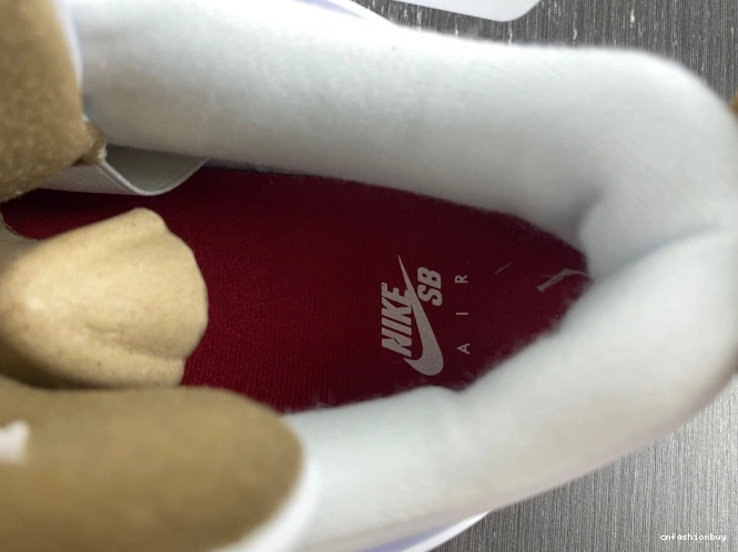 DR5415-120 Retro Jordan 4 SB 0915
